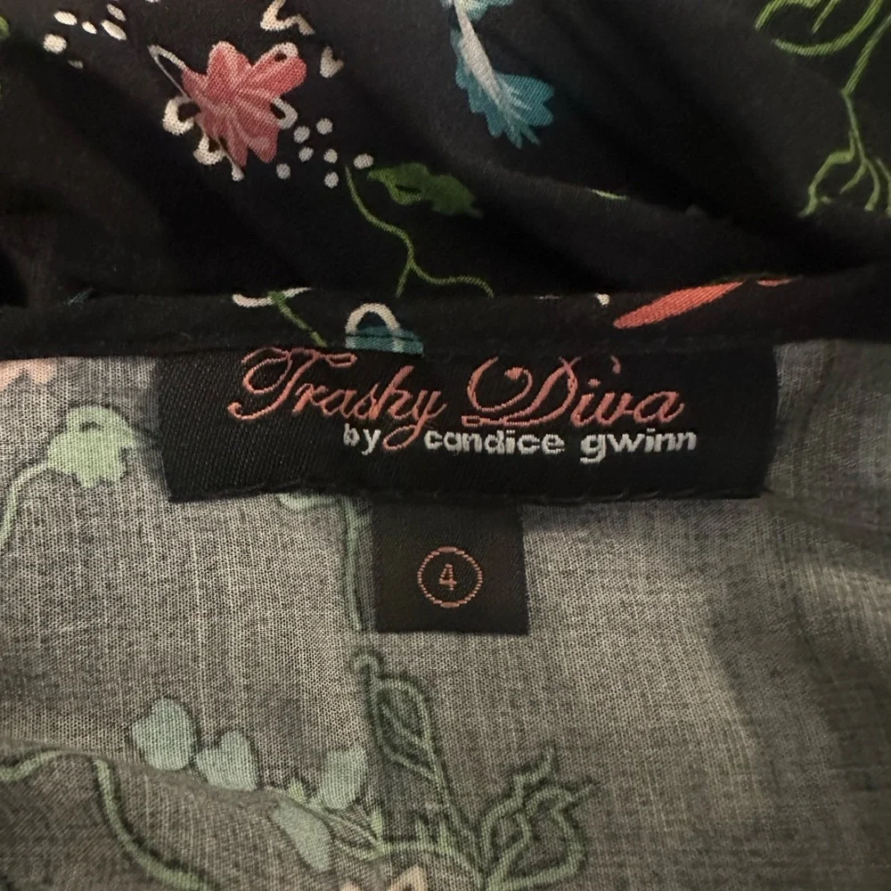Lovebirds dress - Picture 3 of 3